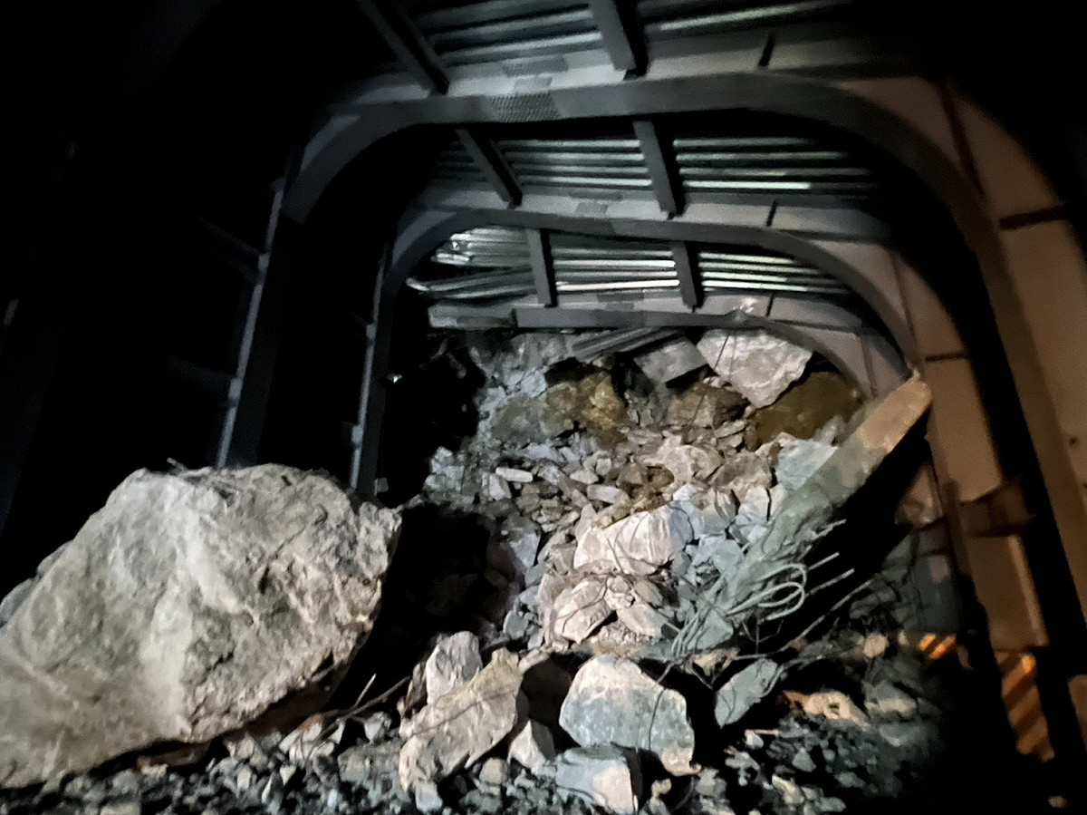 蘇花公路大清水隧道岩盤大規模坍方，雙向交通中斷。 圖：公路總局／提供