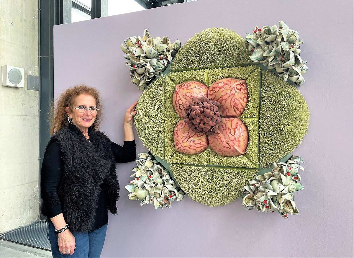 Susan BEINER以《盛菊花》獲得「2020台灣國際雙年展」首獎。 圖：鶯歌陶瓷博物館提供