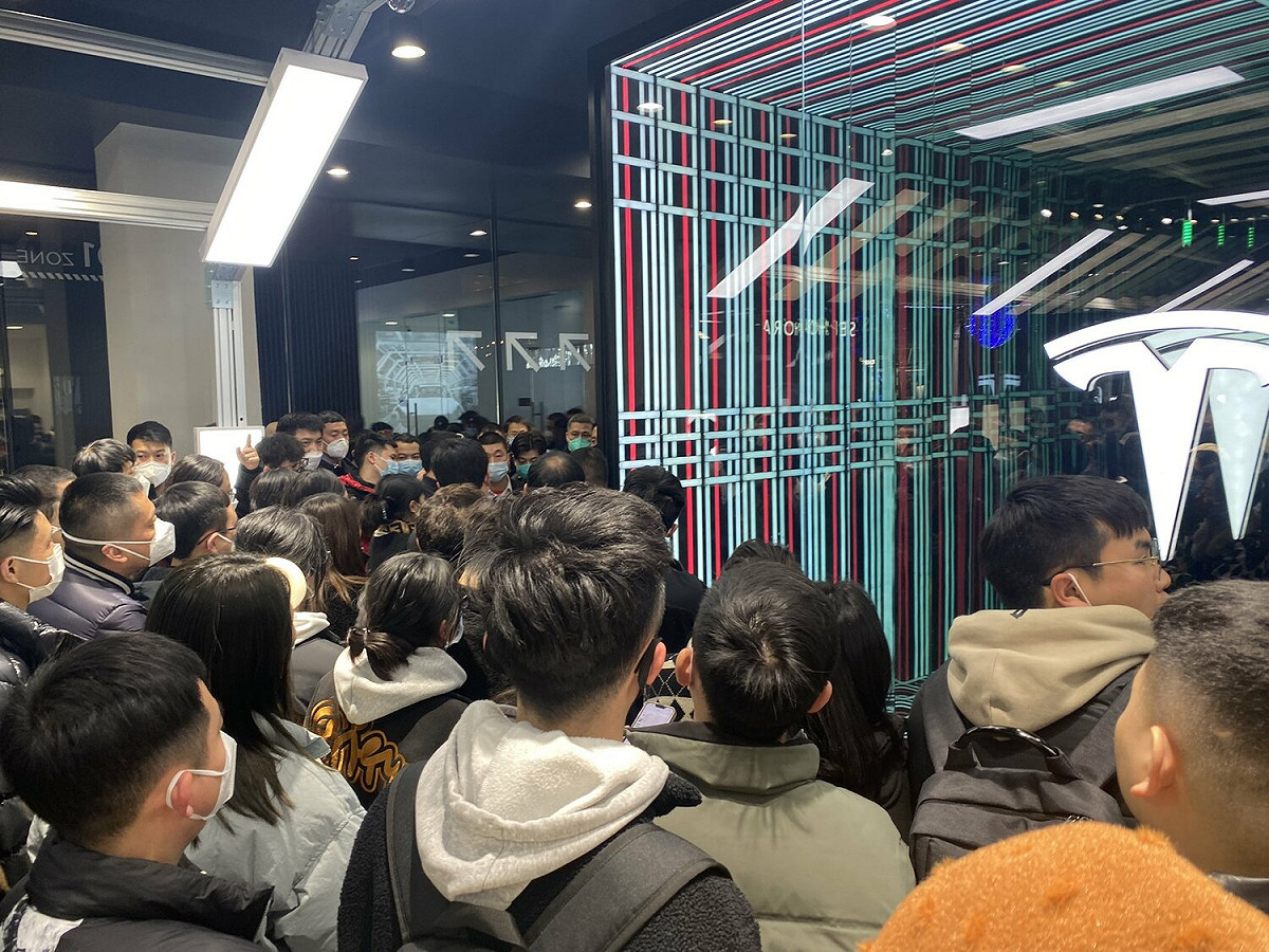 特斯拉兩度降價後，多款電動車的價差都超過新台幣 10 萬元。 圖 :翻攝自@marsrocky_yl推特