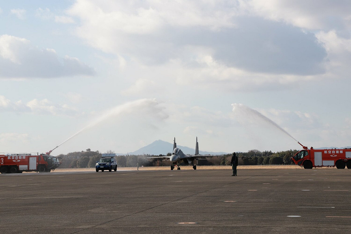 印度空軍的Su-30 MKI戰機與C-17運輸機首次降落於日本百里空軍基地。 圖：翻攝自航空自衛隊推特