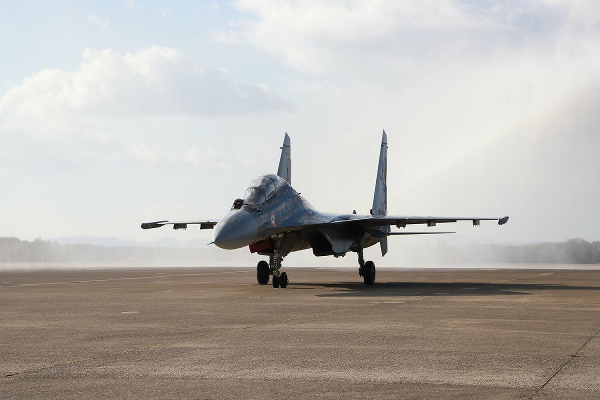 印度空軍的Su-30 MKI戰機與C-17運輸機首次降落於日本百里空軍基地。 圖：翻攝自航空自衛隊推特