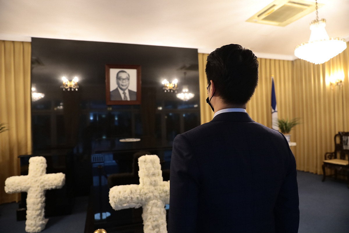台北市長蔣萬安赴大溪謁陵悼念祖父蔣經國。 圖：翻攝蔣萬安臉書