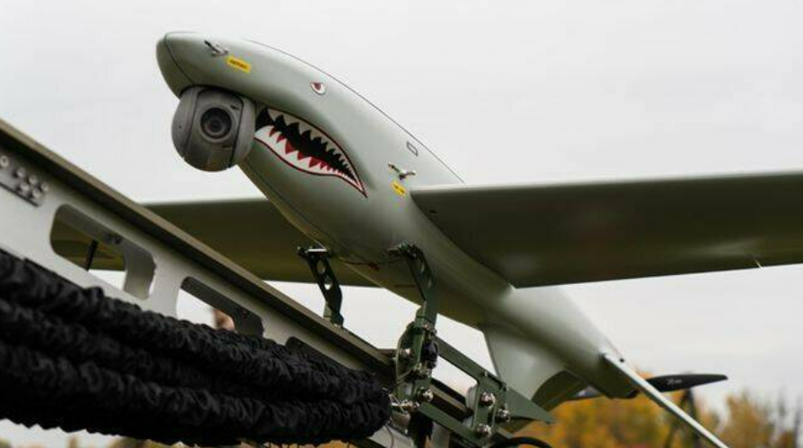烏克蘭製造的鯊魚無人偵察機 （SHARK UAV），已經開始在烏東頓內茨克上空執行偵察任務。  圖: 翻攝自烏克蘭 Ukrspecsystems 官網