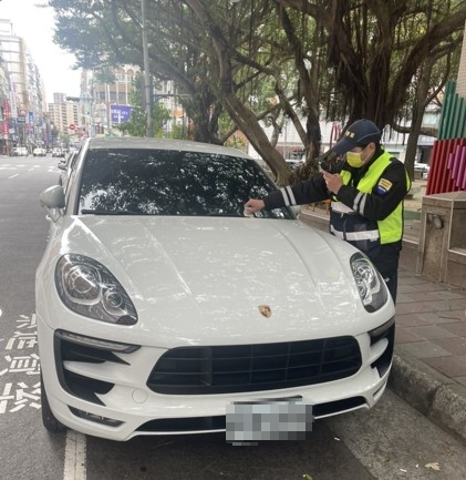 新北市路邊收費停車格將於除夕、大年初一（21日、22日）兩天暫停收費。 圖：新北市交通局提供