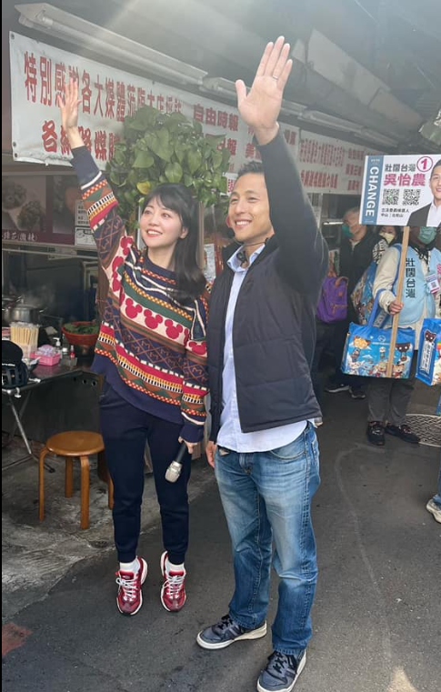 高嘉瑜笑說，莫非是這個動作，讓這雙鞋崩潰了。 圖：高嘉瑜臉書