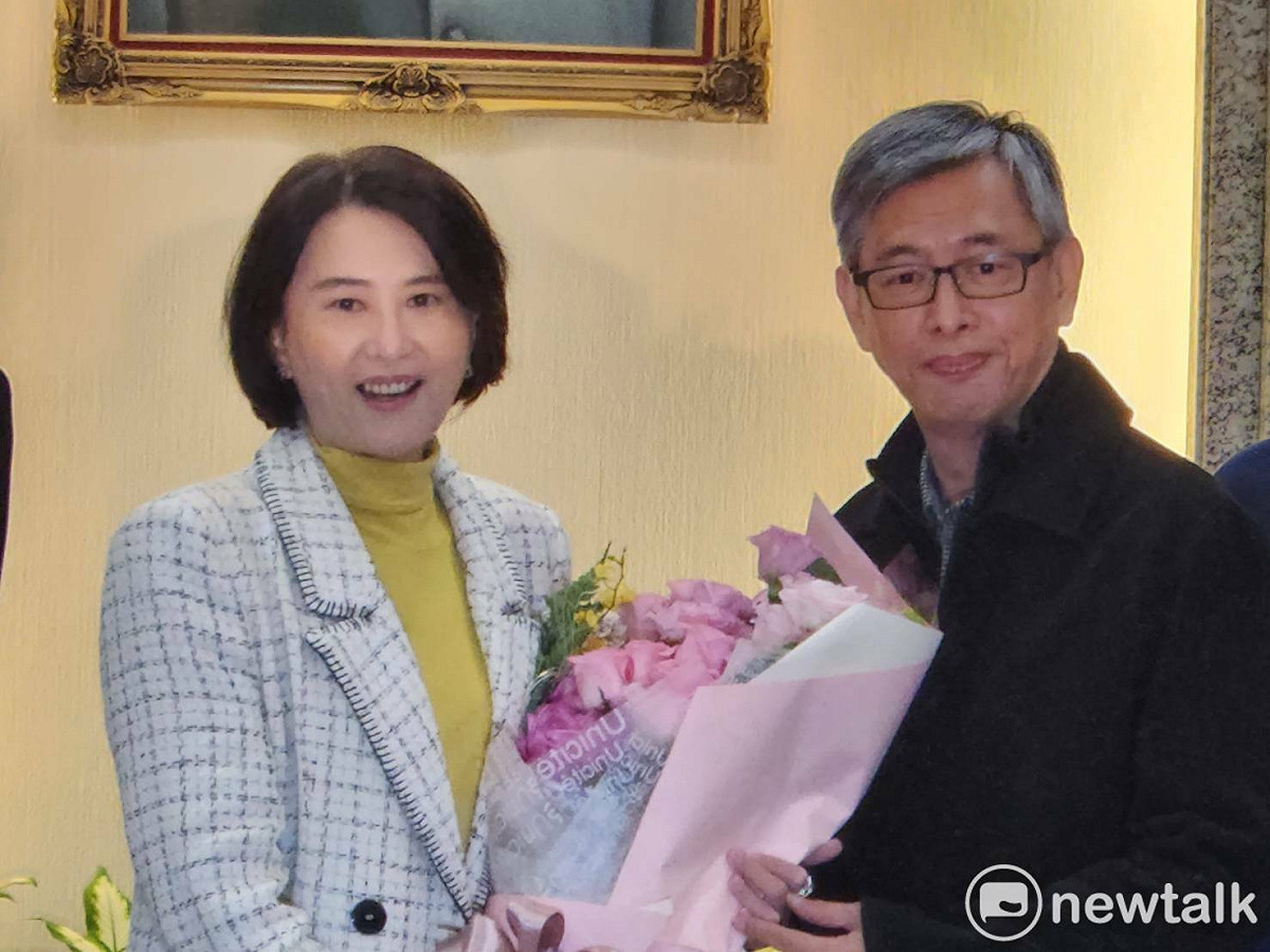 王鴻薇先生陶允正也到場祝賀。 圖：黃建豪/攝