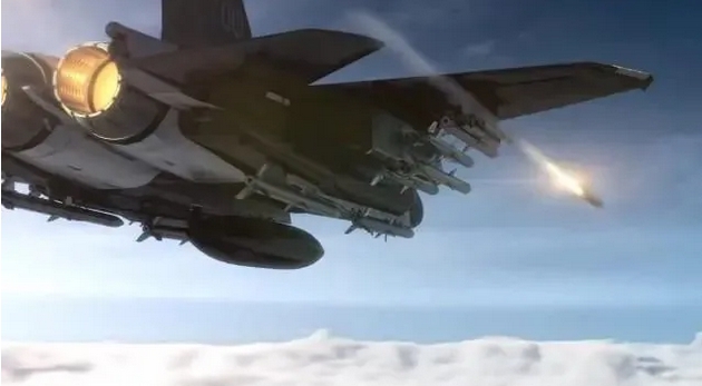 F-15EX 攻擊鷹式戰鬥機發射導彈。 圖 : 翻攝自騰訊網