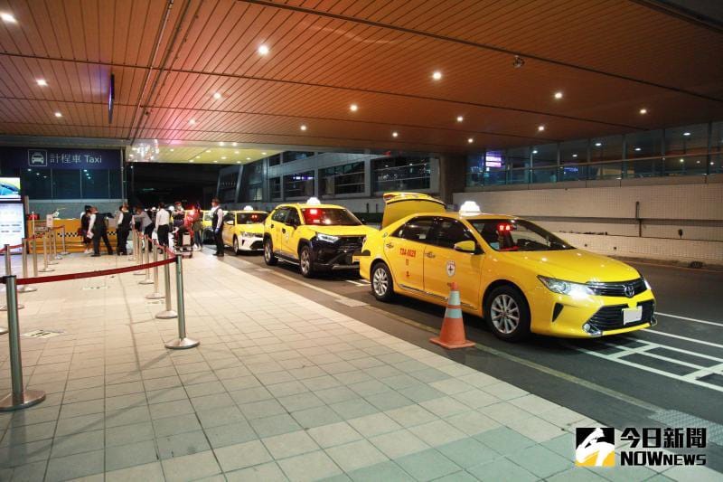 春節假期將至，台北市計程車春節加成運價上路實施，每趟加收30元，自今（17）日0時至1月29日24時止，以上車時間為準，共計13天。 示意圖／記者李春台攝