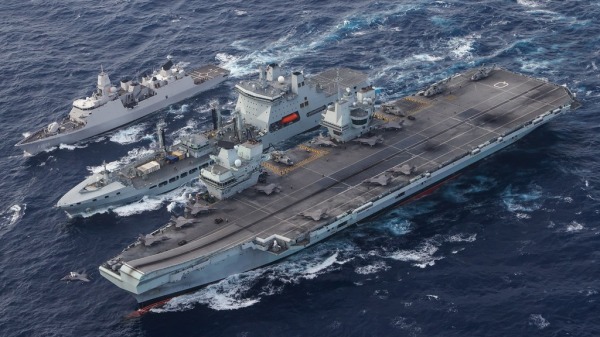 中國海軍佔數量優勢，據相關分析指出，美國已無法跟上中國發展速度。若要扭轉勢局勢，需投入更多技術取勝。 圖：翻攝自看中國網站
