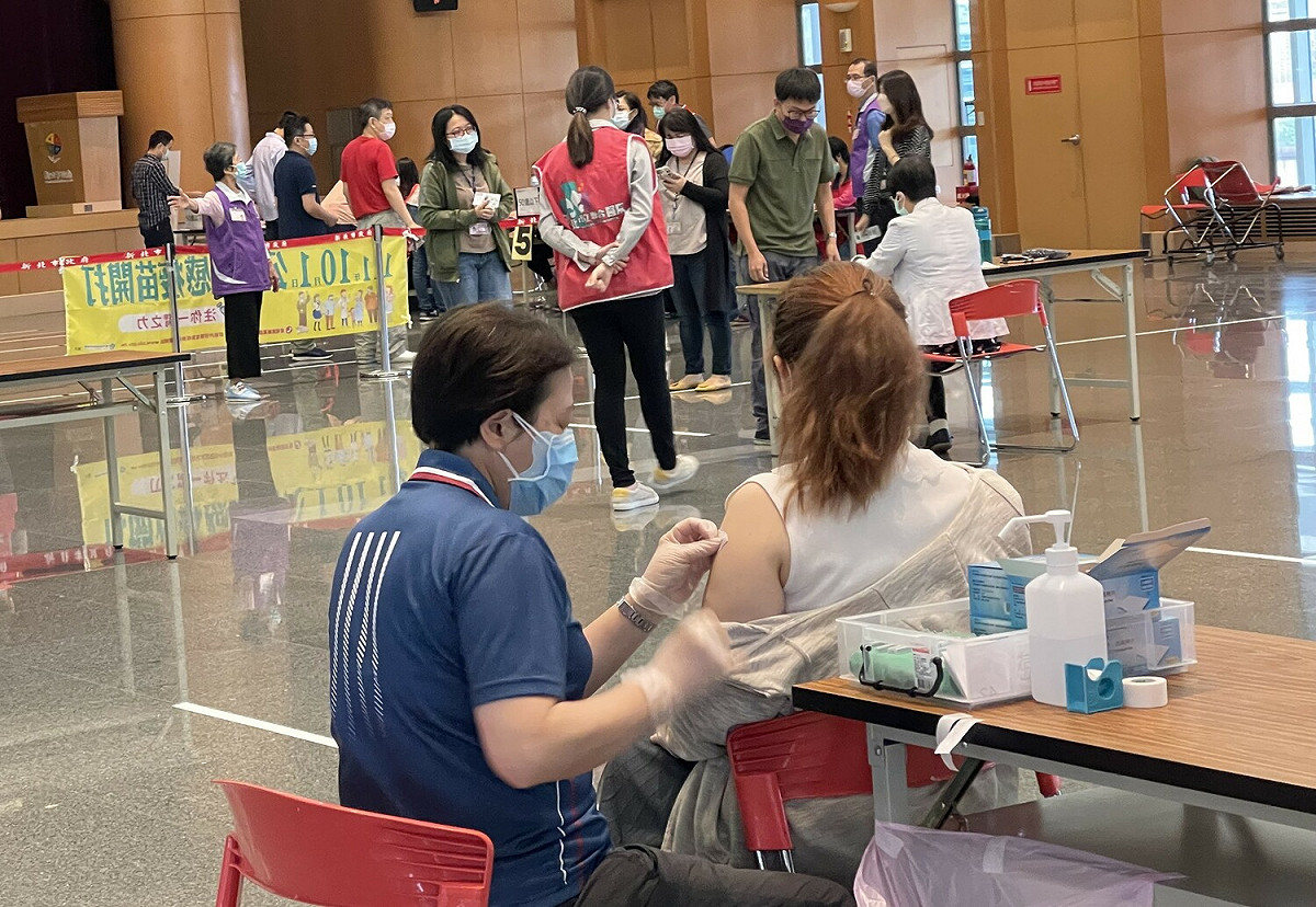 目前類流感疫情正處流行期，農曆春節前將達到最高峰。 圖：新北市衛生局提供