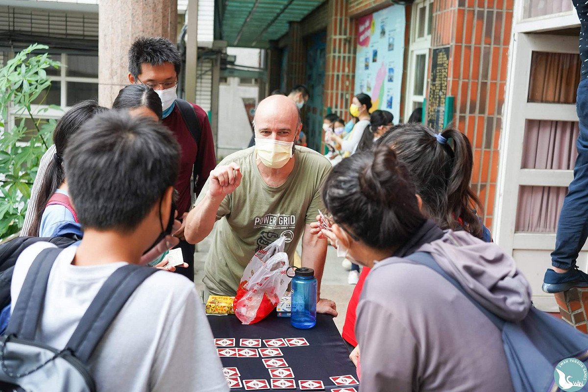 「兔兔遇天鵝」桌上遊戲活動。 圖：新北市文化局提供