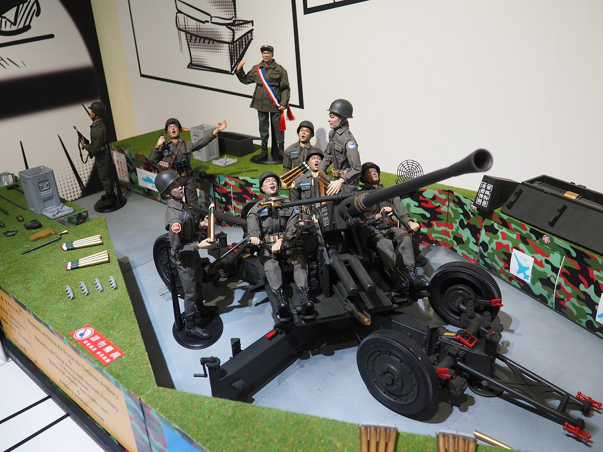 現場展出擬真版1比6的40砲座模型。 圖：新北市文化局提供