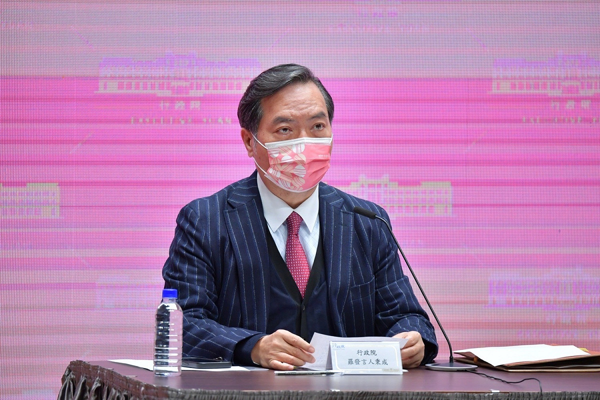 行政院長陳建仁指定羅秉成政務委員暫時代理發言人一職。（資料照片） 圖：行政院提供