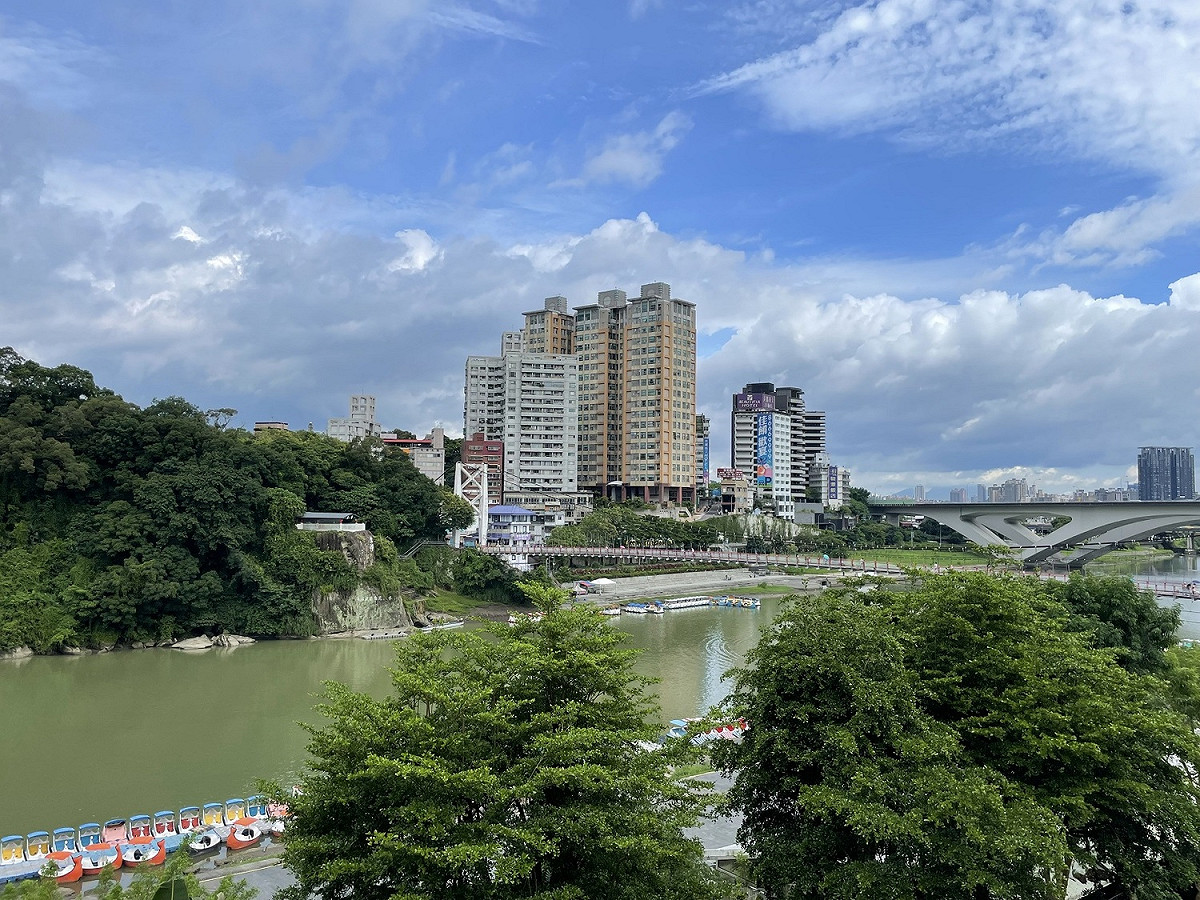 來到碧潭吃喝玩樂一次滿足，適合春節連假前來。 圖：新北市觀旅局提供