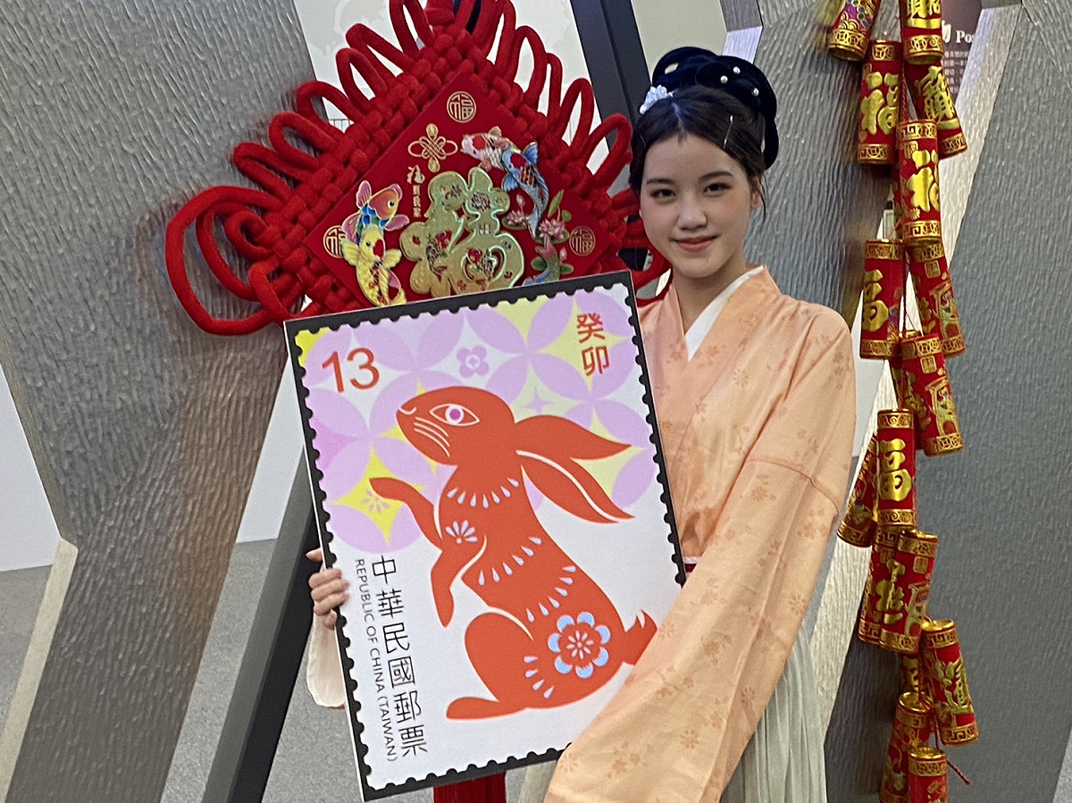 漢服美女大年初三來賀歲。 圖：孫家銘攝