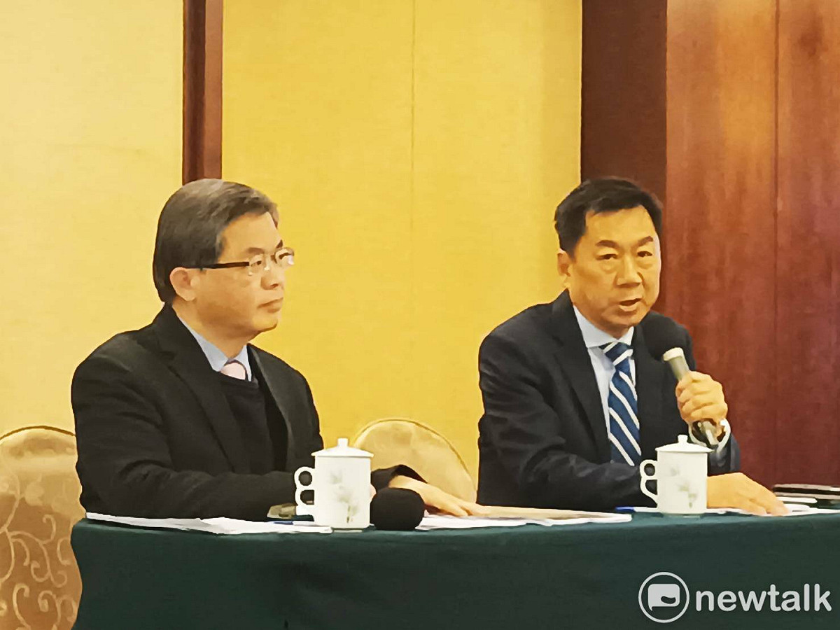 行政院留任秘書長李孟諺和準發言人陳宗彥今（30）日下午2點召開陳建仁「溫暖堅韌」內閣人事發布記者會。 圖：謝莉慧/攝