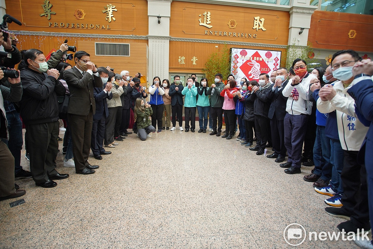 桃園市議會新春團拜，議長邱奕勝期盼府會合作，協助民眾在後疫情時代恢復榮景過好日子。 圖：林昀真／攝