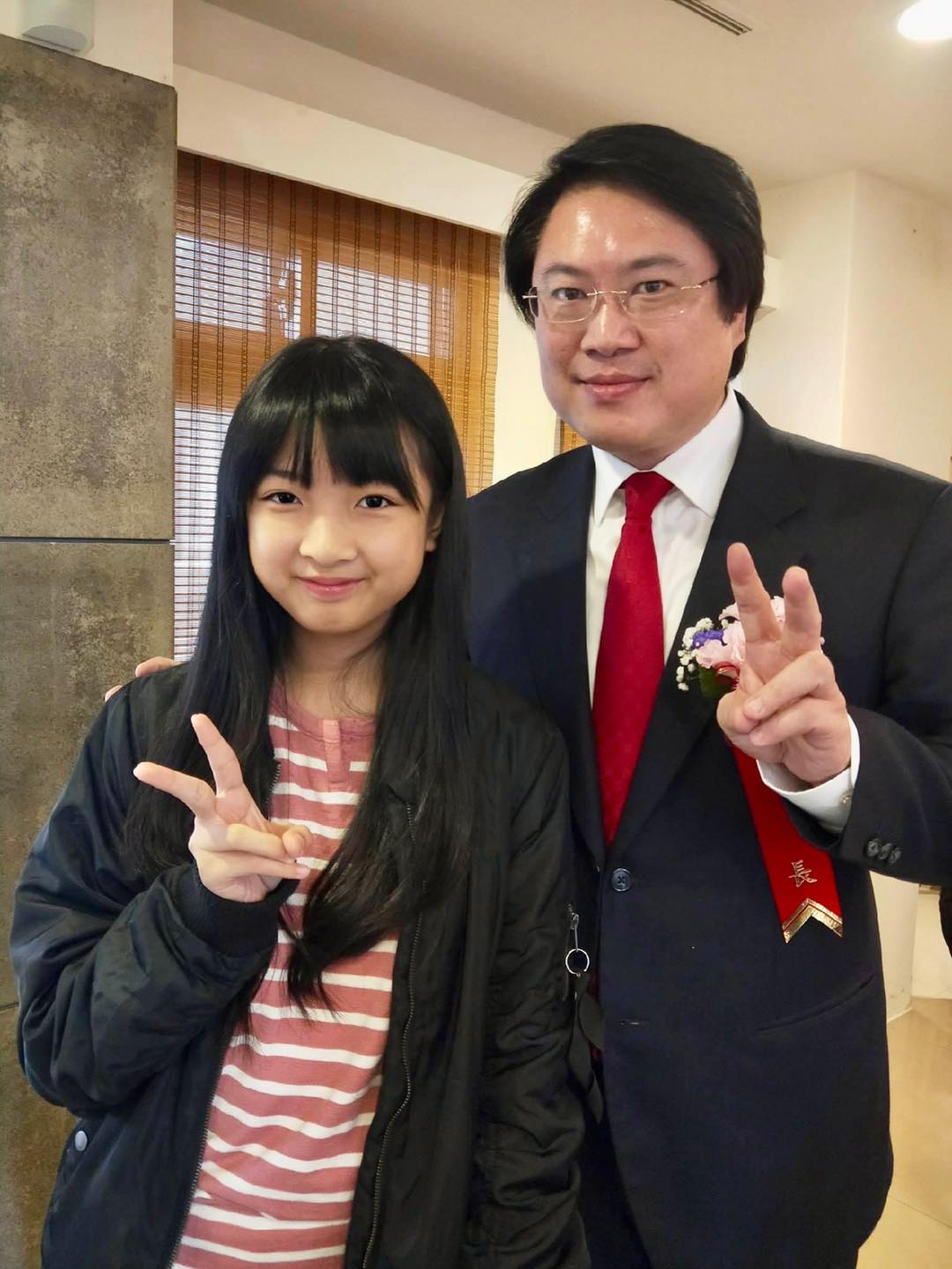 童星出生的趙又潔，日前因在臉書上發文祝賀前基隆市長林右昌出任內政部長而遭網友攻擊。 圖：擷取自臉書「趙又潔 Yumi」