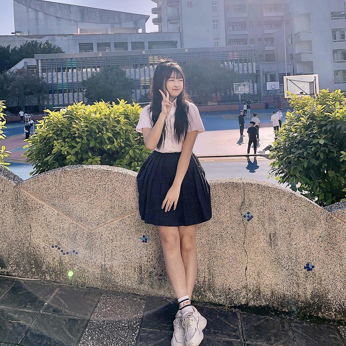 趙又潔現年 17 歲，曾出演知名台劇《植劇場》包括《積木之家》、《花甲男孩轉大人》等作品，及多支廣告、MV。 圖：擷取自臉書「趙又潔 Yumi」