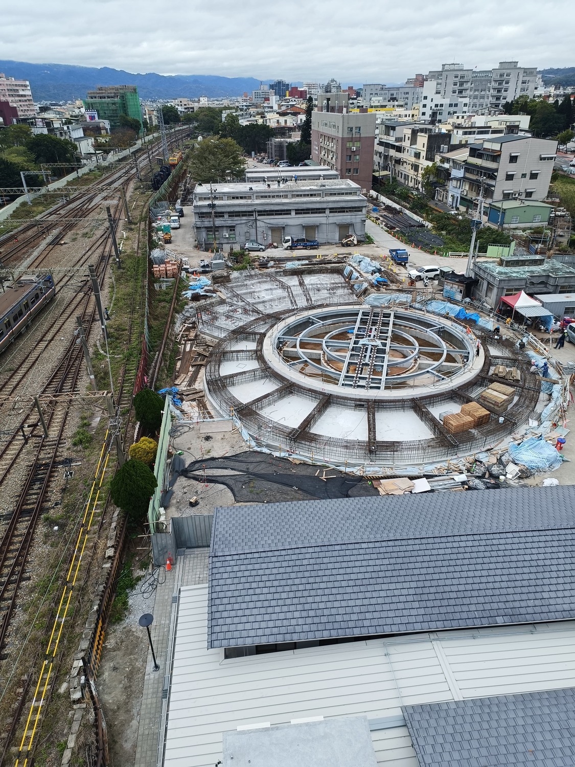 園區第2階段施工中。 圖：交通部台灣鐵路管理局／提供