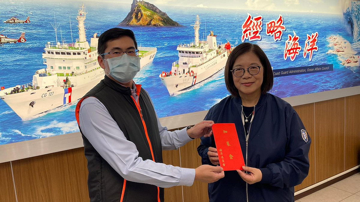 管碧玲贈送加菜金。 圖：翻攝管碧玲臉書