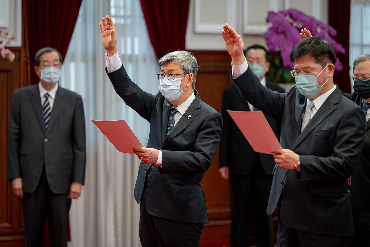 新任行政院長陳建仁率領官員宣誓。 圖：總統府提供