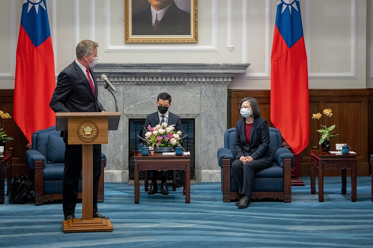 總統蔡英文2日上午接見美國前印太司令部司令戴維森（Philip Davidson） 圖：總統府提供