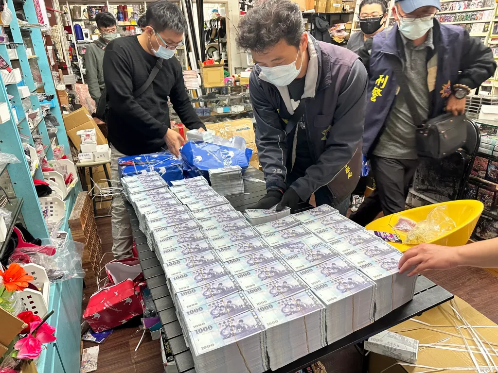 雲林地檢署查獲偽鈔集團，共起出面額1.2億多元的偽鈔。 圖:專案小組/提供