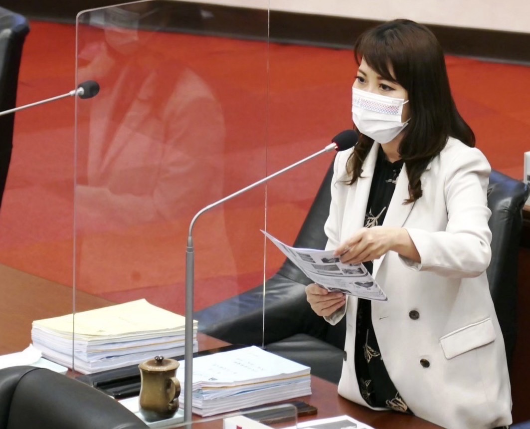 陳美雅指控高市府把市民當成提款機。 圖：高市議會國民黨團/提供
