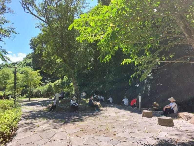 新北環教設施場所「法鼓心靈環保園區」－環教課程「慢行聽禪 和大自然在一起」。 圖：新北市環保局提供