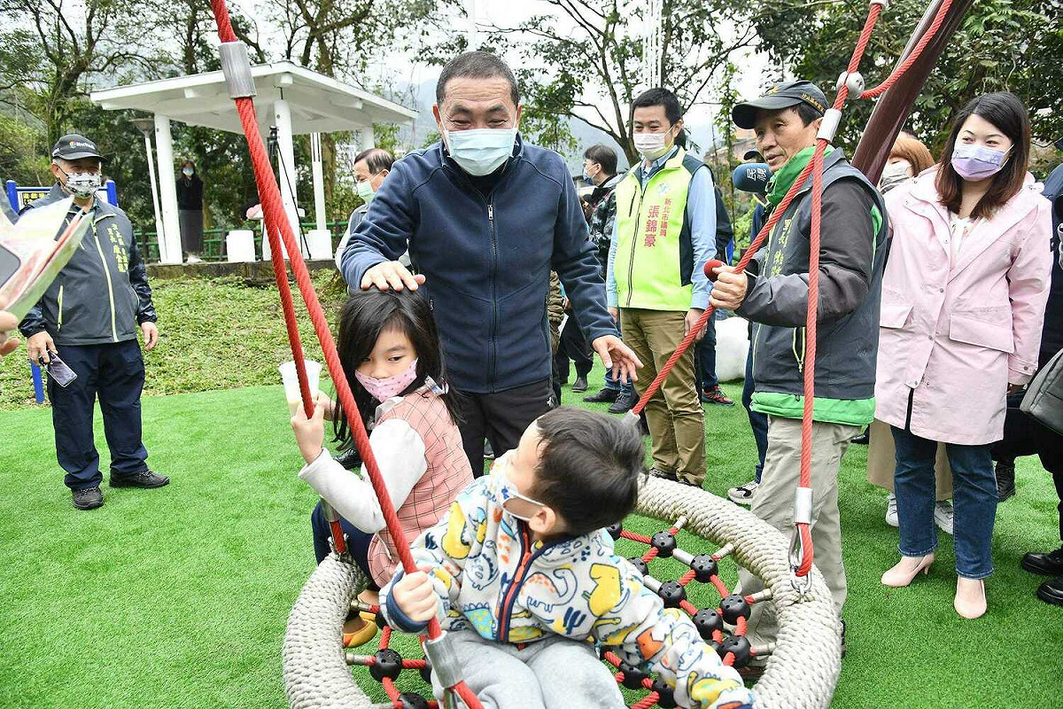 市府自108年至今已改造170座公園，會持續為市民打造友善全齡的休憩空間。 圖：新北市新聞局提供