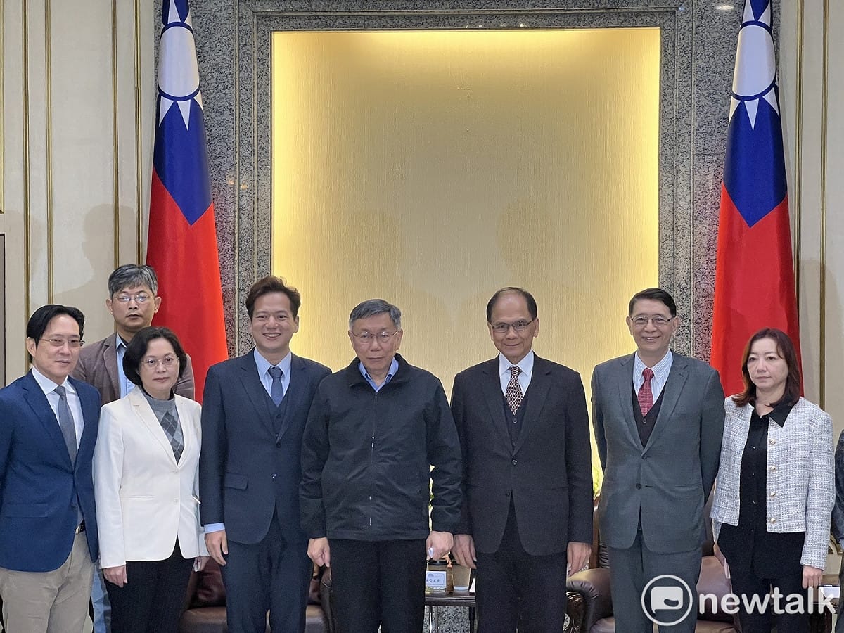 民眾黨主席柯文哲今率立院黨團拜會立法院長游錫堃。 圖：周煊惠 / 攝