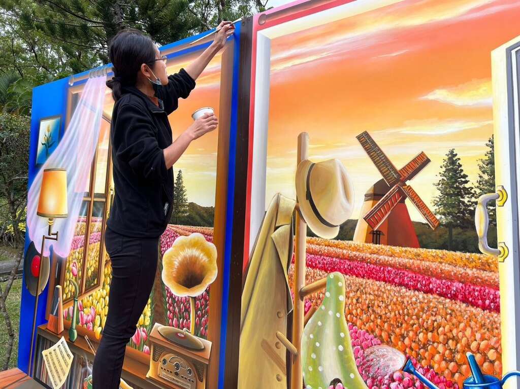 利用3D彩繪技術以一牆之隔為概念打造兩個不同主題及色系的房間，營造「愛情不期而遇」展區所營造的邂逅美景。 圖：台北市政府工務局／提供