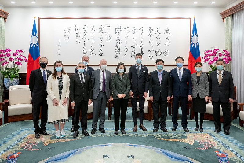 蔡英文總統6日接見「瑞士聯邦國會友台小組訪問團」。 圖：總統府提供
