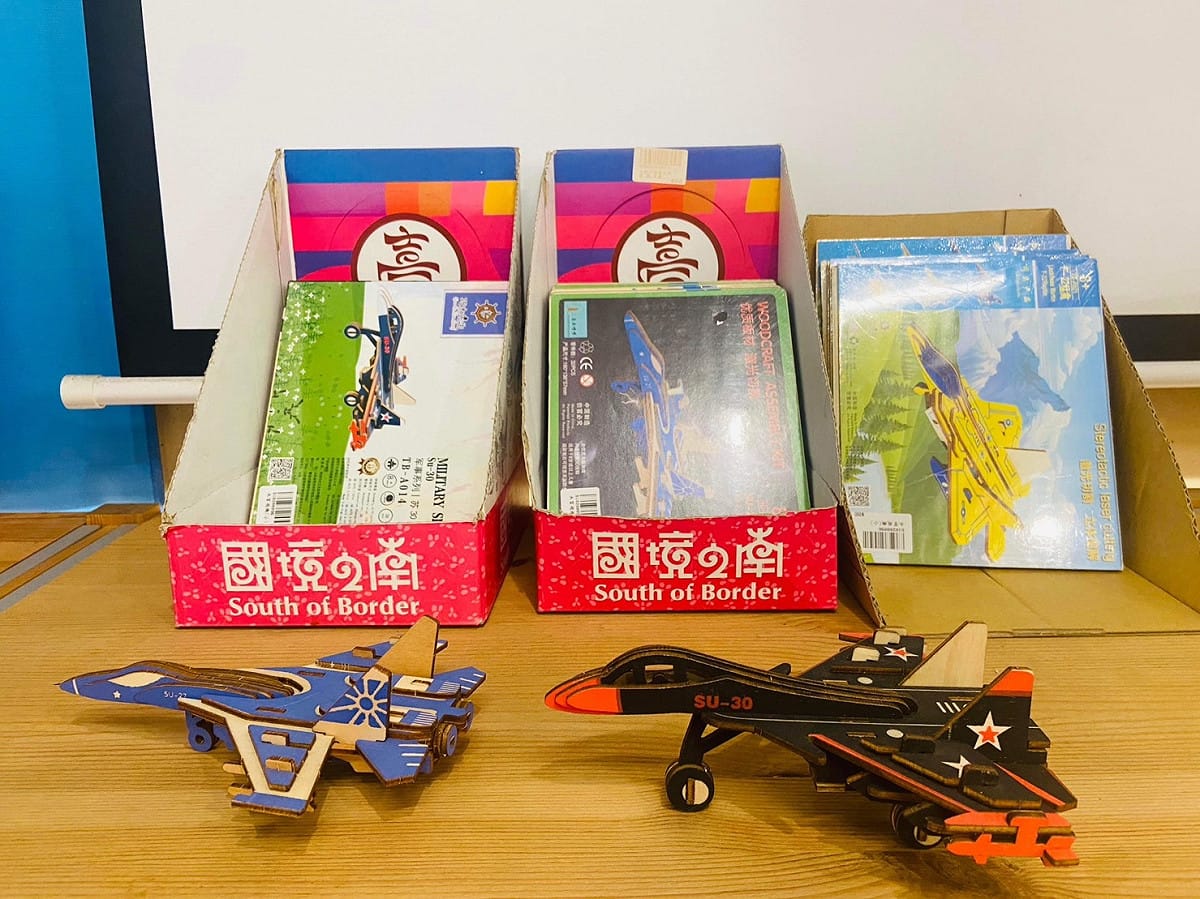 岡山航空教育展示館展售中國制軍機模。 圖：台灣基進/提供