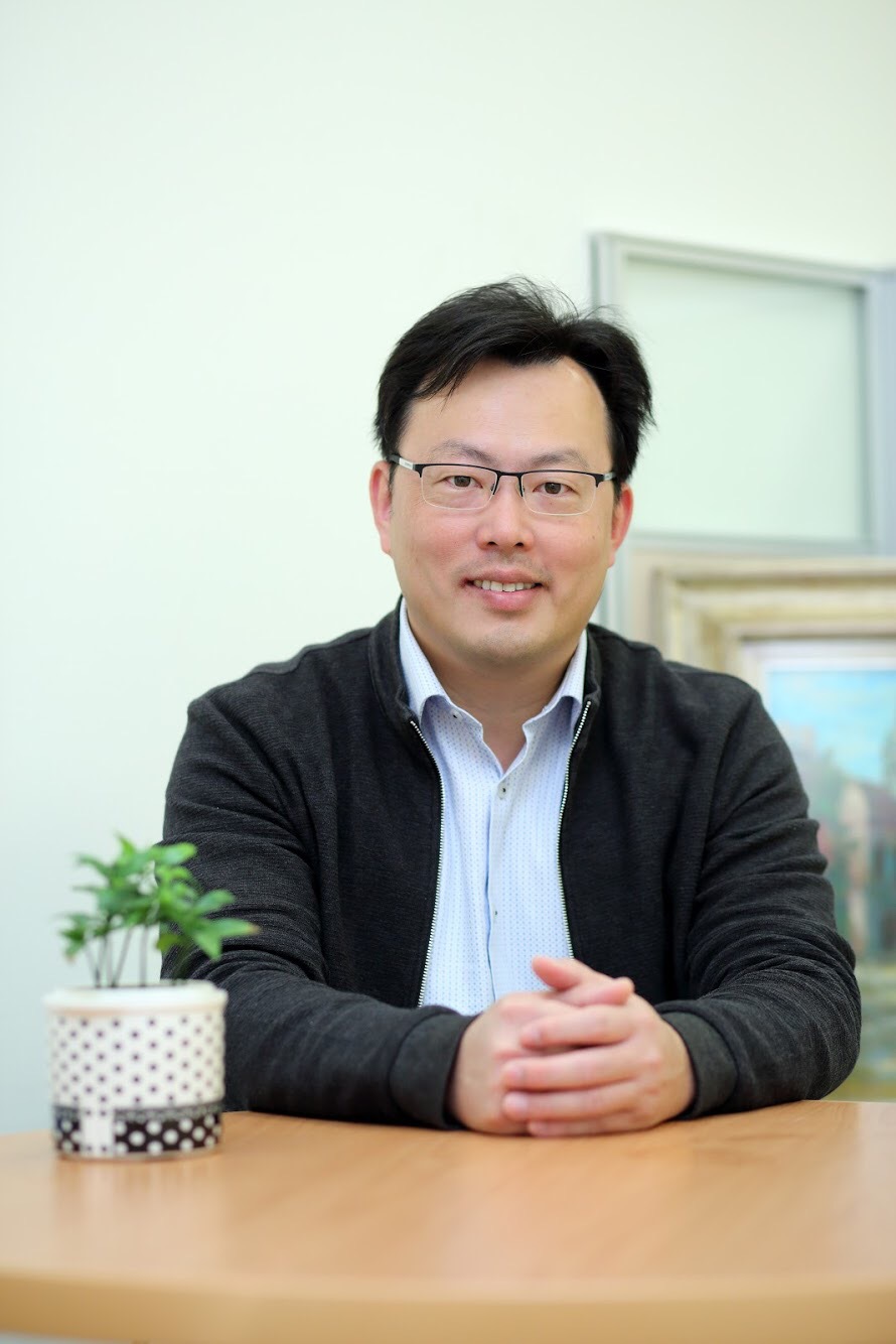 行政院日前宣布足協秘書長鄭世忠出任體育署長。 圖：翻攝國立體育大學官網