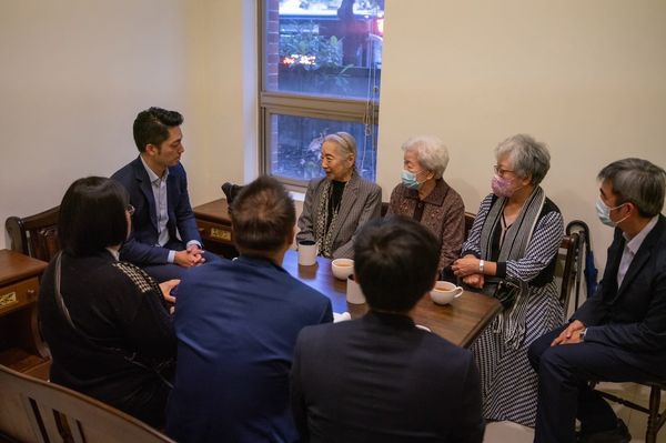蔡詩萍在臉書透露蔣萬安與二二八受難者家屬見面的過程 圖：翻攝蔡詩萍臉書