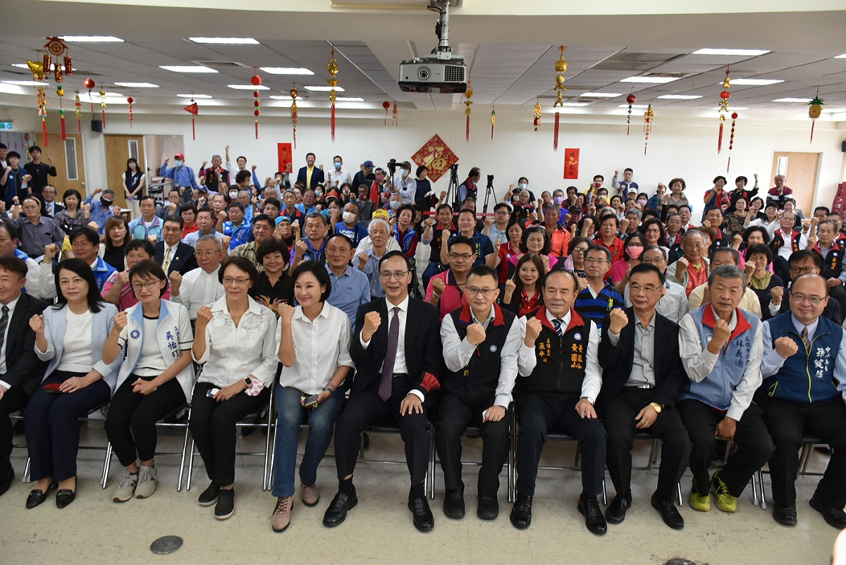國民黨高雄市黨部新春團拜展現氣勢。 圖： 孫家銘/攝