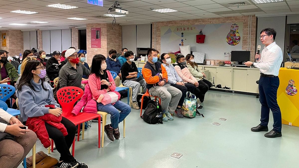 首場課程於2月9日在新北創力坊圓滿結業，吸引近50名學員參訓。 圖：新北市經發局提供