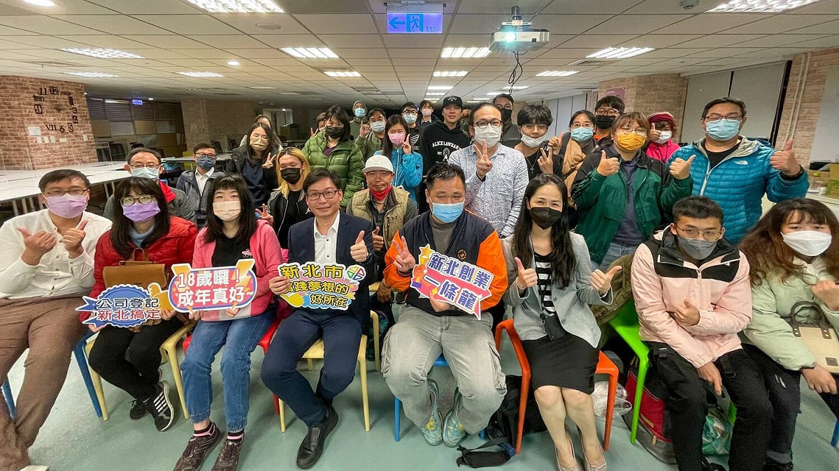 講師與參訓學員合影。  圖：新北市經發局提供