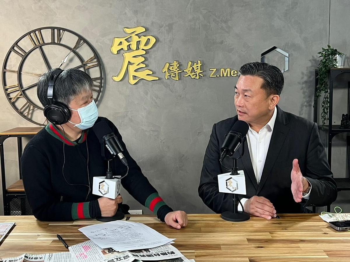 民進黨立委王定宇接受震傳媒《新聞不芹菜》主持人黃光芹專訪。 圖：《新聞不芹菜》製作單位 / 提供