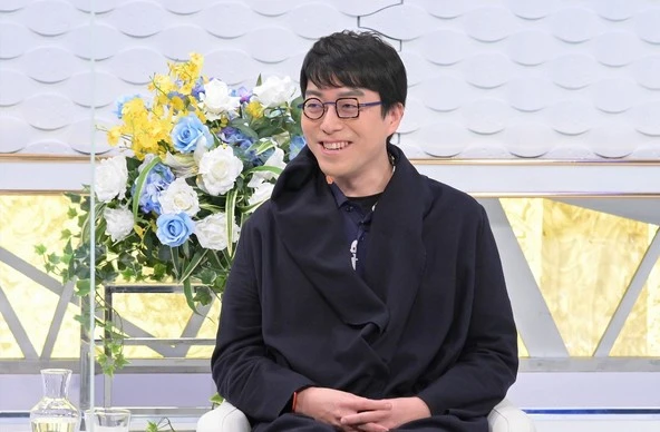 耶魯大學日籍助理教授成田悠輔於出席節目時表示，「老年人應集體自殺或者一起切腹自盡」，引社會爭議。 圖：翻攝自《觀察者網》