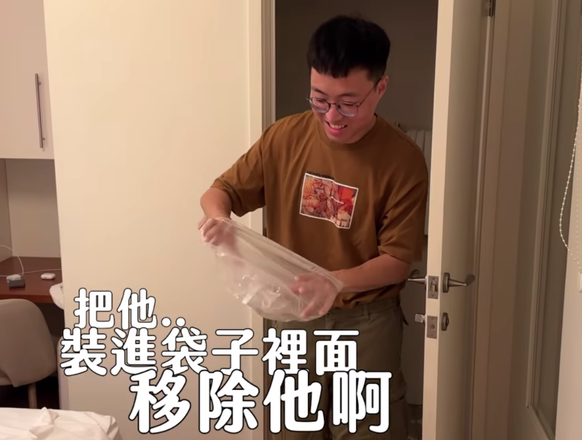 黃大謙分享他在雪梨飯店抓蟑螂的過程。 圖：翻攝自黃大謙YT頻道