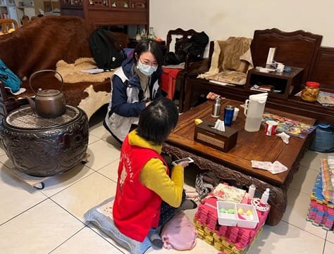 侯友宜要求長照管理中心及相關社福機構加強照護年長者、收容者的健康。 圖：新北市消防局提供
