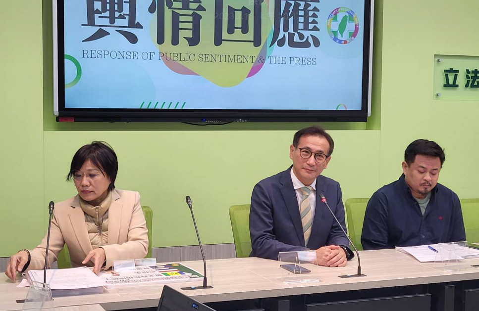 民進黨團今舉行輿情回應記者會。 圖：陳佩君／攝
