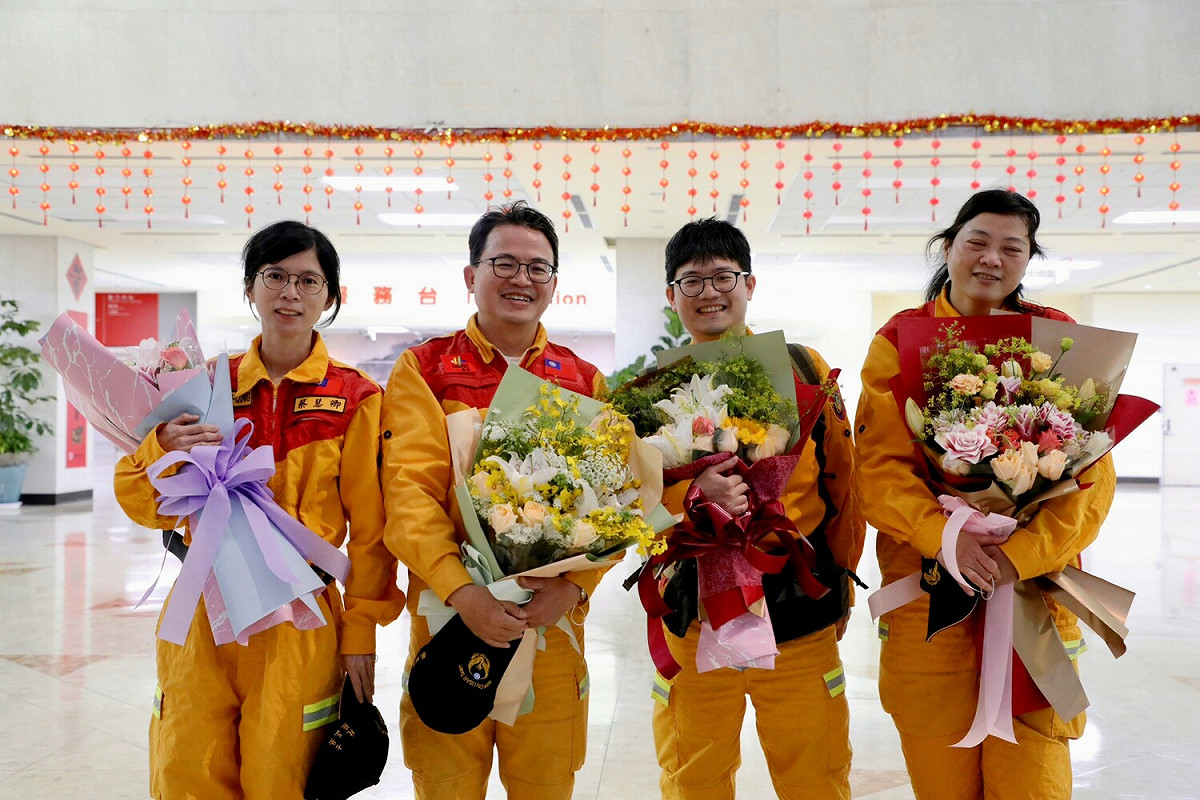 4位參與土耳其救災北榮醫護人員順利完成任務(左起:蔡慧卿護理師.黃獻皞主任.王則堯醫師.楊淑娟護理師) 圖：台北榮總/提供