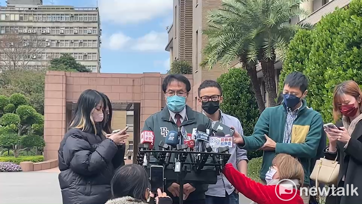 台南市長黃偉哲今（16）日出席行政院會後受訪。 圖：謝莉慧/攝