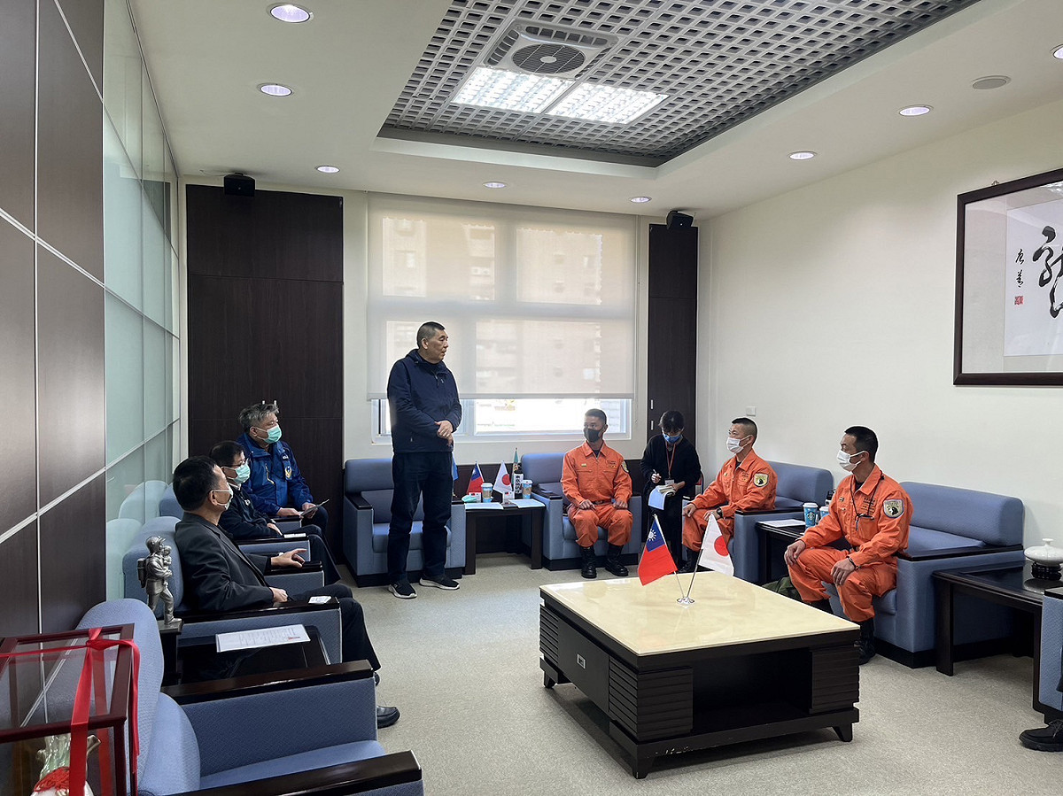 消防局長黃德清表示，新北市秉持精益求精的精神並汲取日本戰技戰術訓練模式與經驗，希望透過國際觀點提升防救災人員實力。 圖：新北市消防局提供