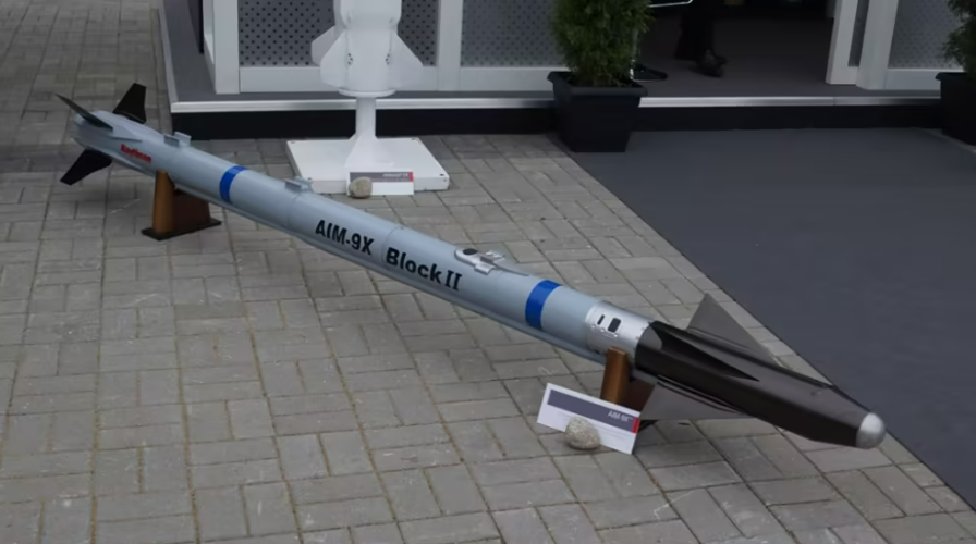 一顆 AIM-9X 導彈的成本為 40 萬美元 ( 約合新台幣 1,212 萬元 )。 圖:翻攝自中國騰訊新聞