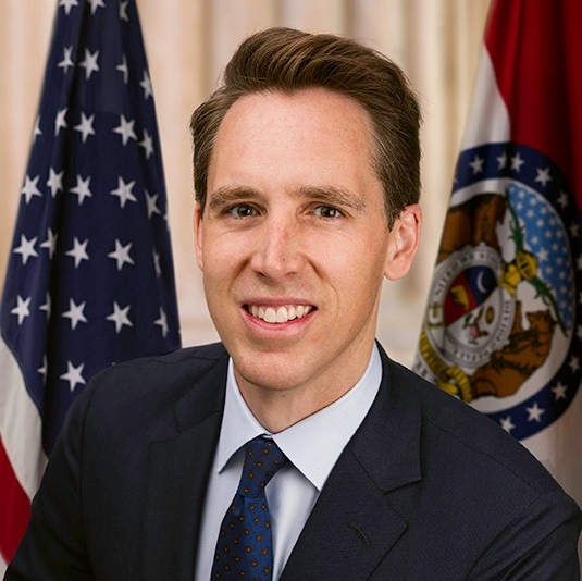 美國共和黨籍參議員霍利（Josh Hawley）強調「如果中國今天入侵臺灣，他們會獲勝」，他呼籲美國政府改變外交政策，將國防開支著重在印太地區。 圖:翻攝自Senator Josh Hawley臉書